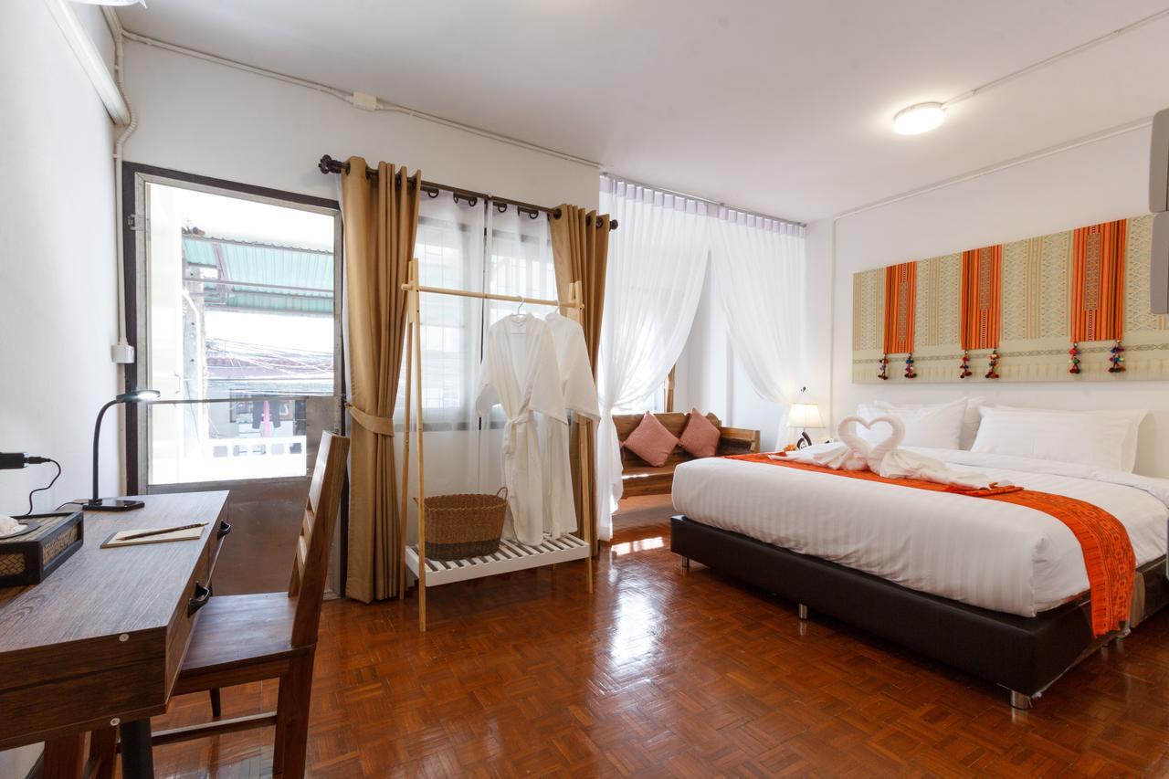 Hotel Baan Singharaj à Chiang Mai Extérieur photo